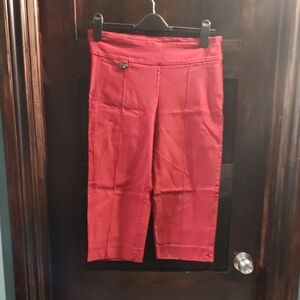 Red Cropped Pull-on Pants